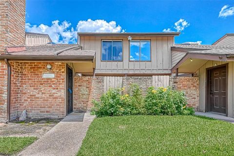 Townhouse in Houston TX 8040 Ellinger Lane.jpg