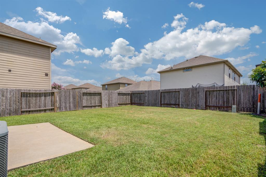 6879 Dogwood Cliff Lane, Dickinson, Texas image 36