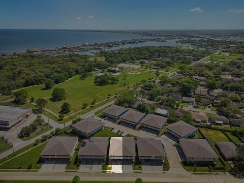 A home in Seabrook