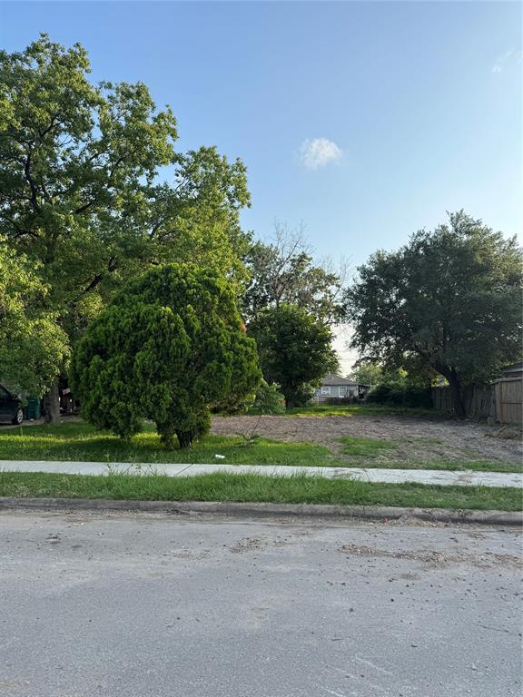 1612 Red Bluff Court, Pasadena, Texas image 1