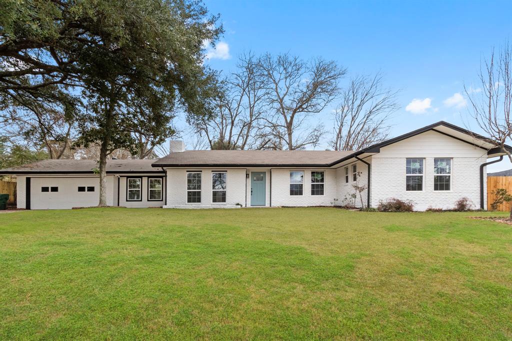 410 W Valverde Street, Brenham, Texas image 1