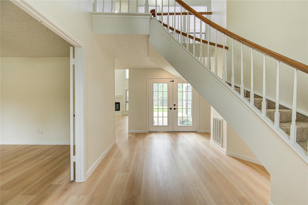1715 Cobblestone Court