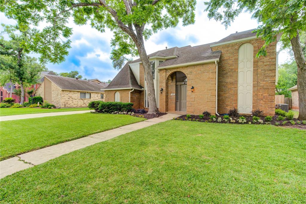 1715 Cobblestone Court