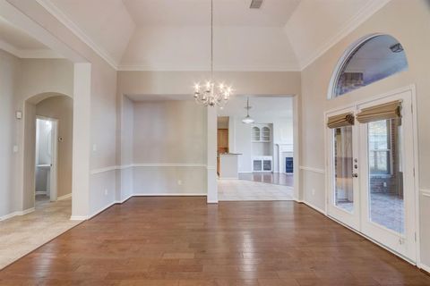 Single Family Residence in Friendswood TX 1882 Flat Rock Street 10.jpg