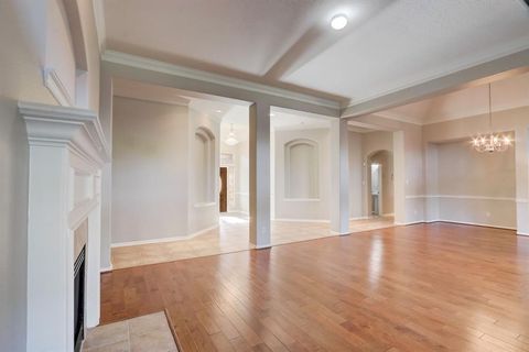 Single Family Residence in Friendswood TX 1882 Flat Rock Street 4.jpg