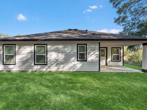 A home in Anahuac