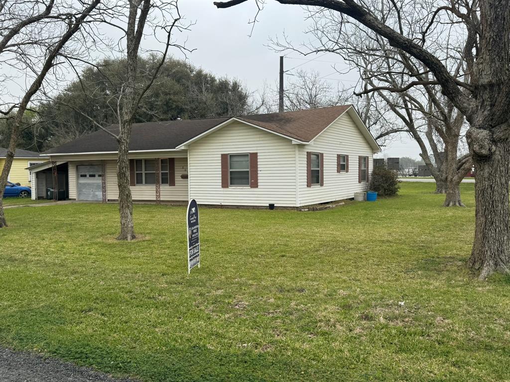 809 August Street, El Campo, Texas image 2
