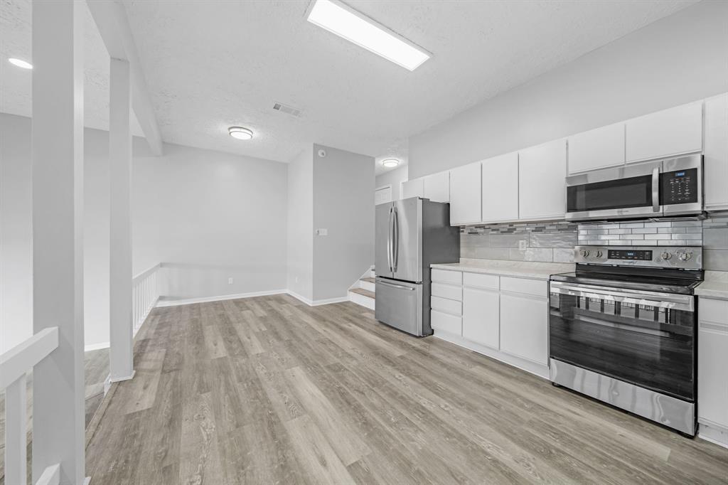 1216 Lake View Drive