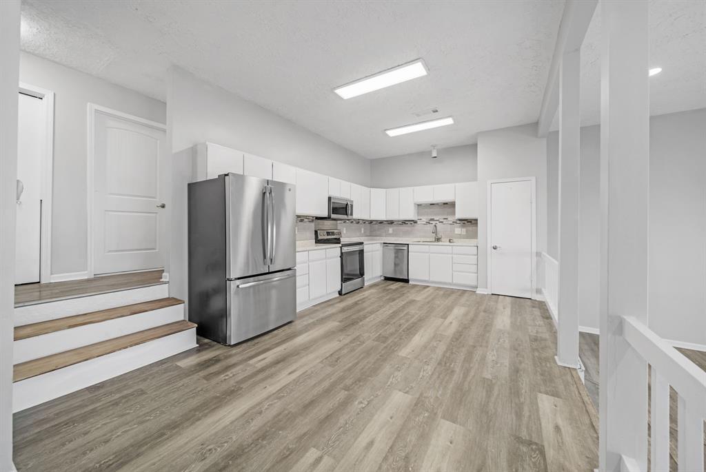 1216 Lake View Drive