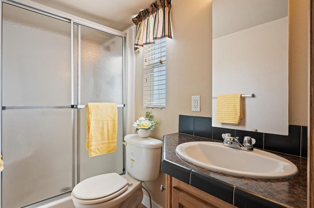 1080 Mabry Street, Gilchrist, Texas image 34