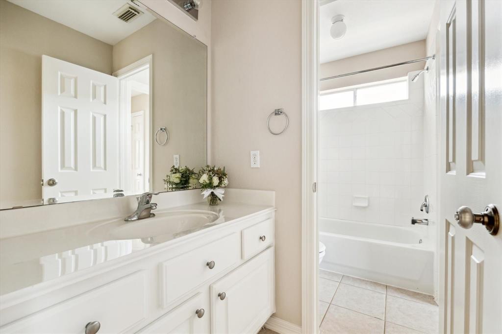 3202 Timberwood Drive, Pearland, Texas image 17