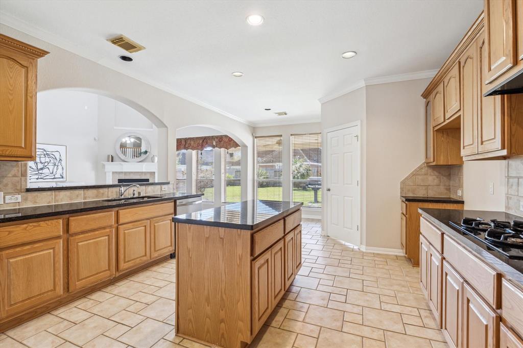 3202 Timberwood Drive, Pearland, Texas image 7