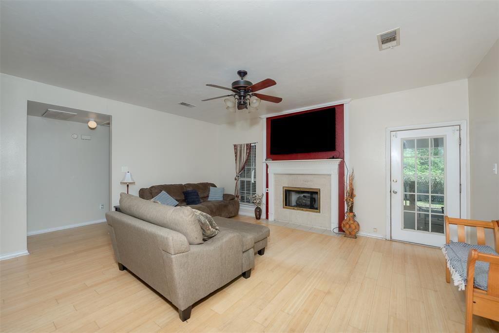 800 Braeswood Circle, Bryan, Texas image 3