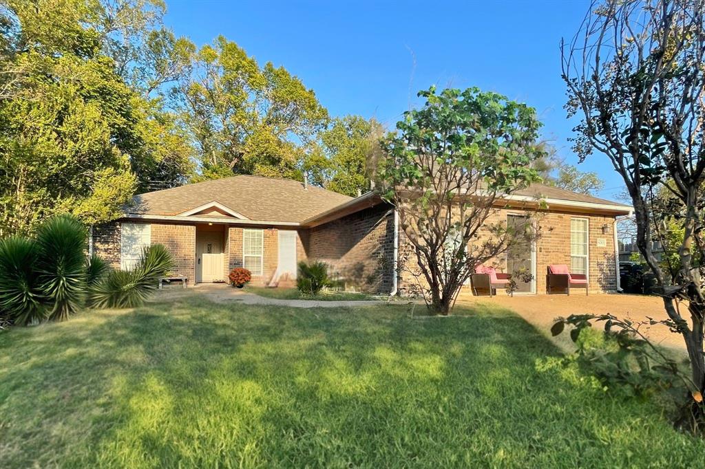 800 Braeswood Circle, Bryan, Texas image 1