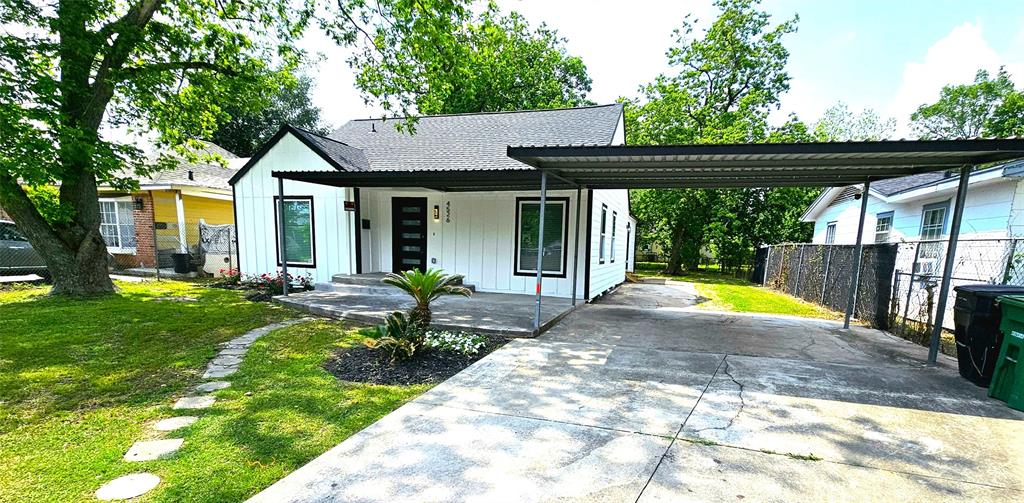 4526 Dixie Drive, Houston, Texas image 2