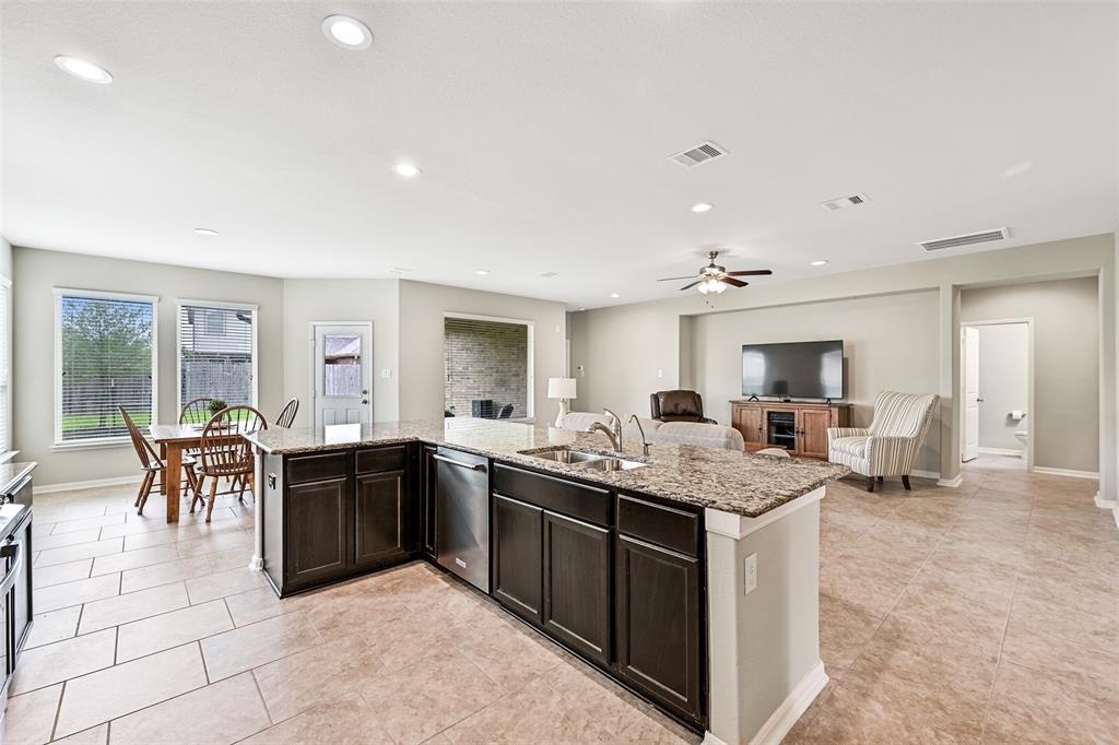 2708 Merlin Lane, Pearland, Texas image 10