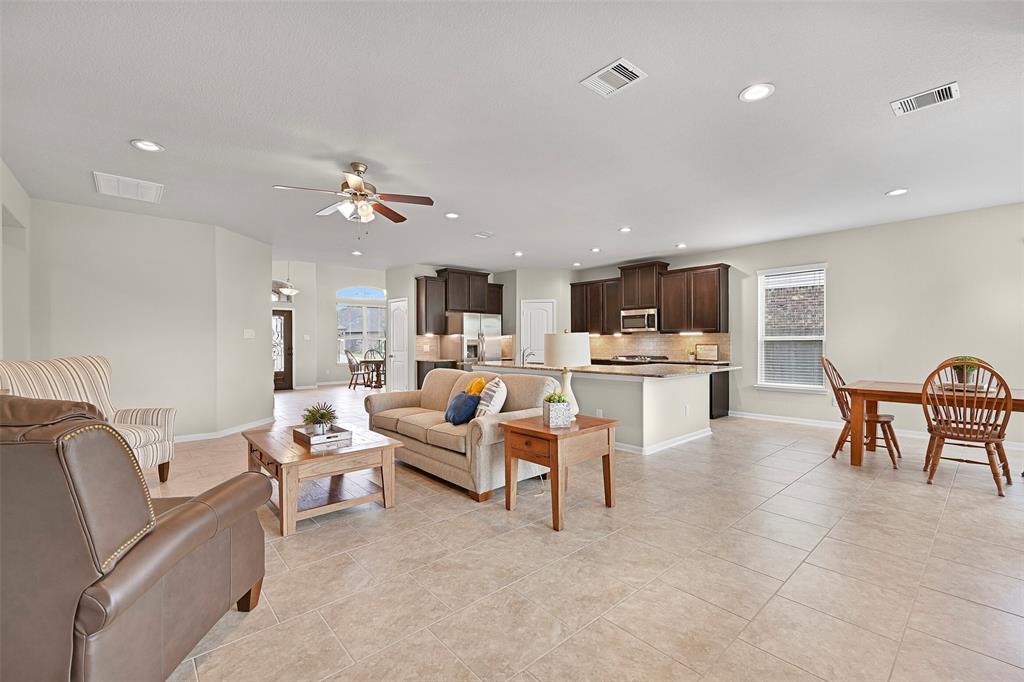 2708 Merlin Lane, Pearland, Texas image 6