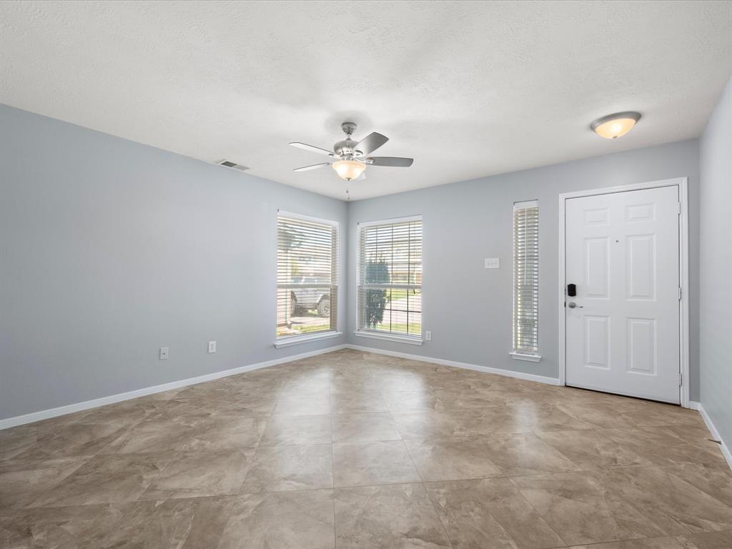 19811 Twisted Creek Drive, Tomball, Texas image 4