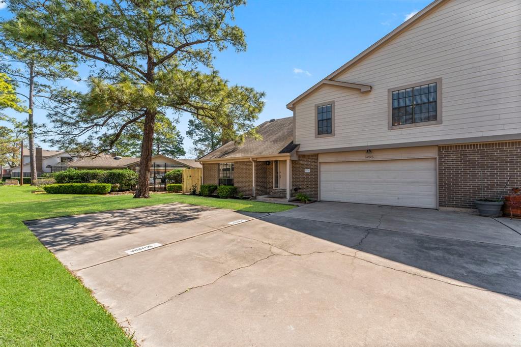 16926 Castleton Farms Rd, Spring, Texas image 2