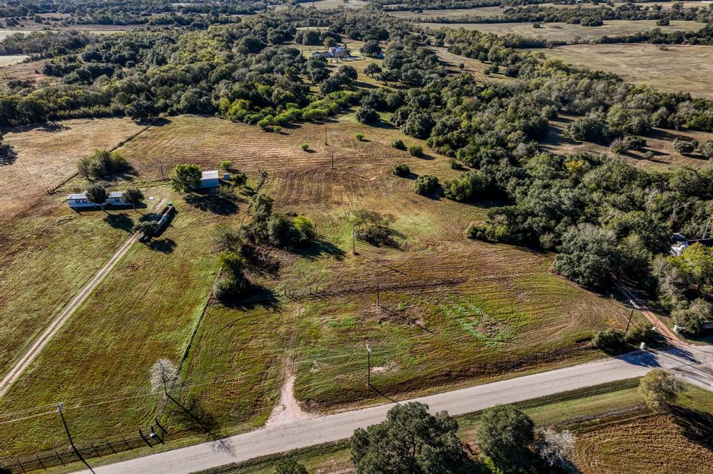 10702 Palestine Road, Brenham, Texas image 4