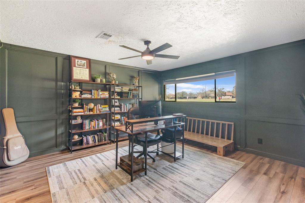 2701 Apple Creek Circle, Bryan, Texas image 18