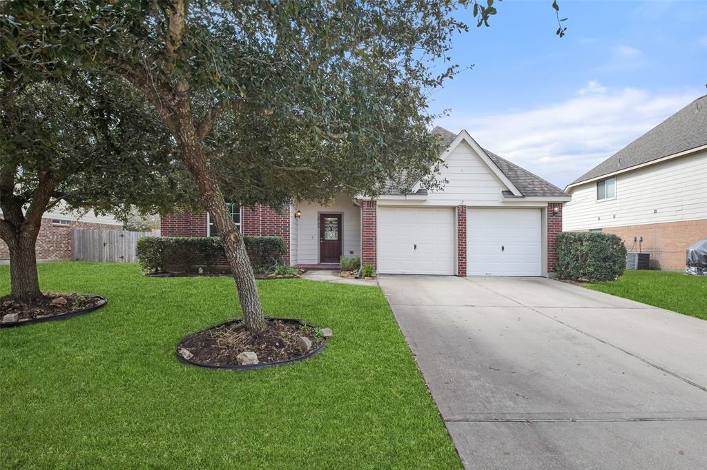 3706 Trent Cove Lane, Pearland, Texas image 2