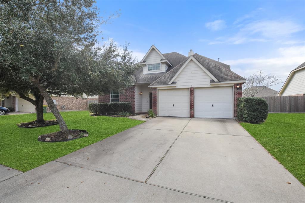 3706 Trent Cove Lane, Pearland, Texas image 1