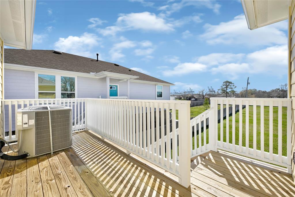 269 Bay Oaks Drive, La Porte, Texas image 23