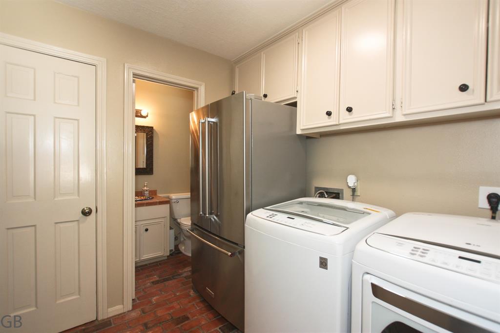 3015 Fairway Drive, Sugar Land, Texas image 38
