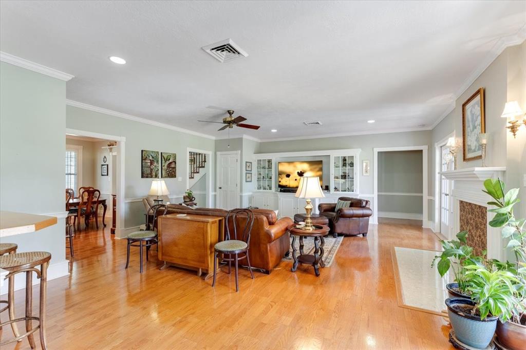 2015 Pecan Ln Ln, Lake Jackson, Texas image 11