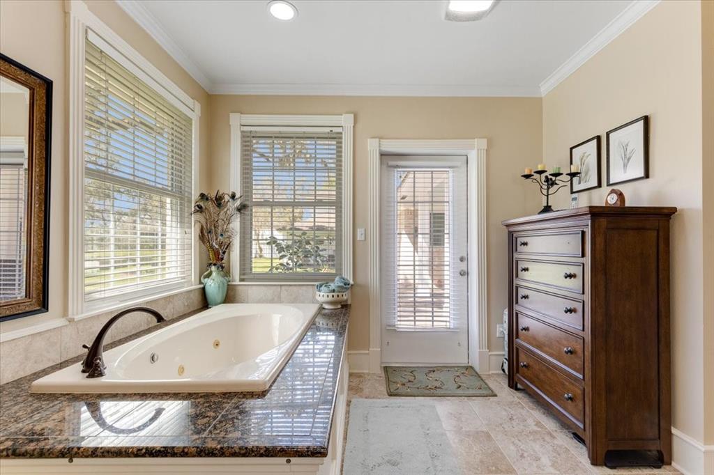 2015 Pecan Ln Ln, Lake Jackson, Texas image 22