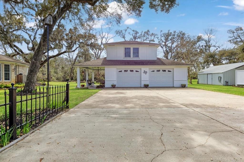 2015 Pecan Ln Ln, Lake Jackson, Texas image 36