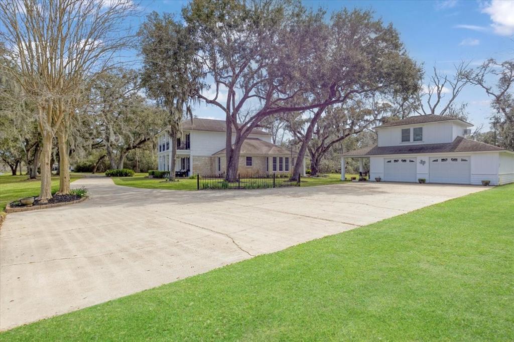 2015 Pecan Ln Ln, Lake Jackson, Texas image 5