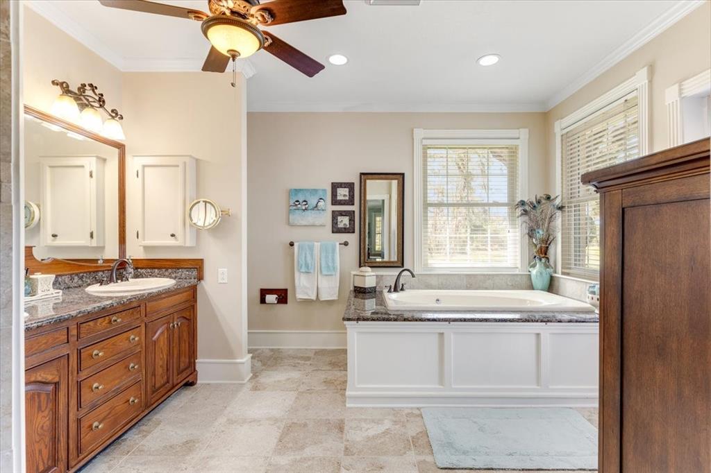 2015 Pecan Ln Ln, Lake Jackson, Texas image 20