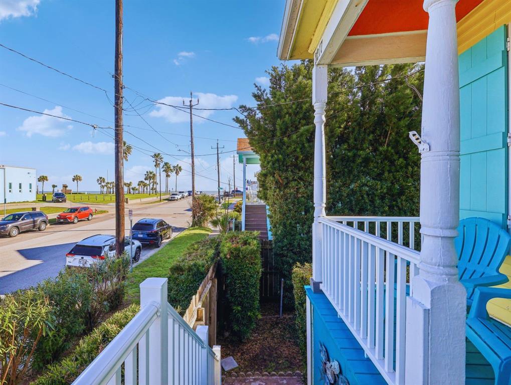 2217 28th Street Street, Galveston, Texas image 2
