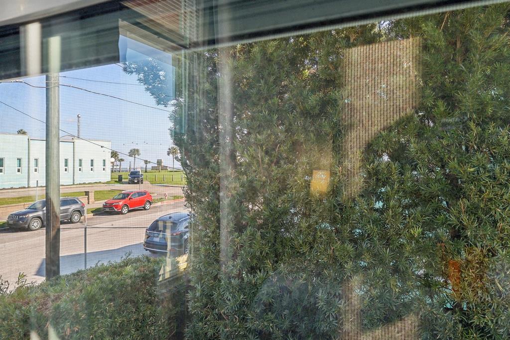2217 28th Street Street, Galveston, Texas image 35