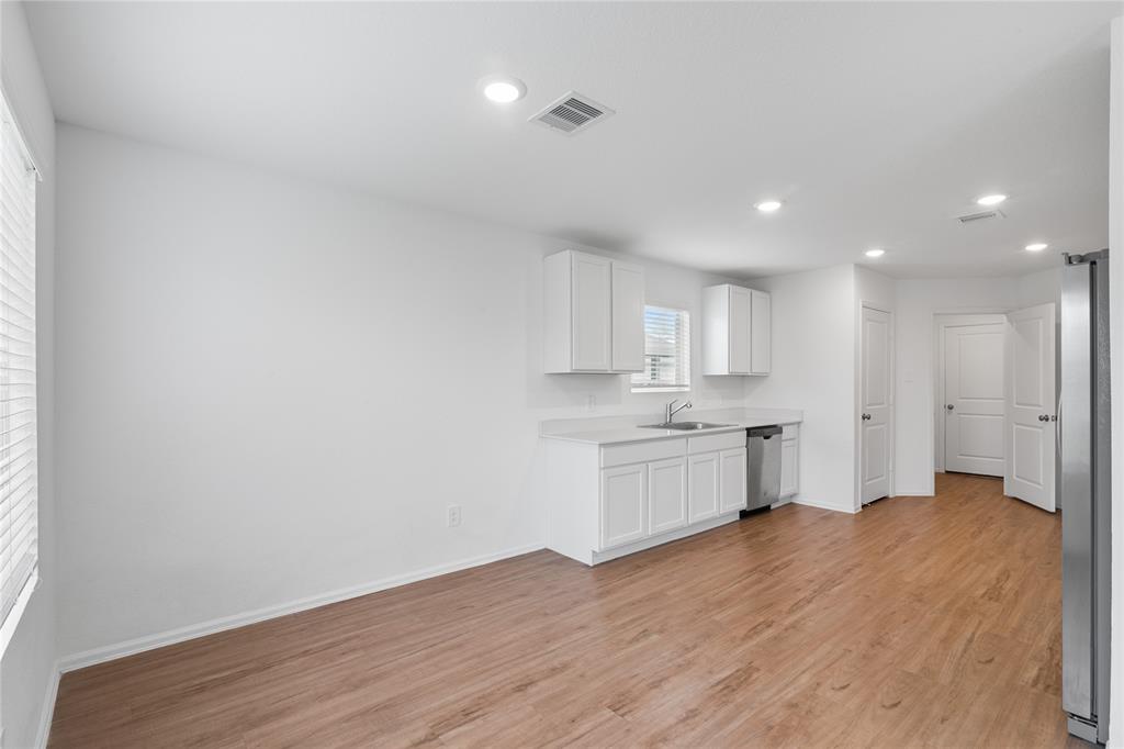 3034 Twisted Myrtle Drive, Conroe, Texas image 12