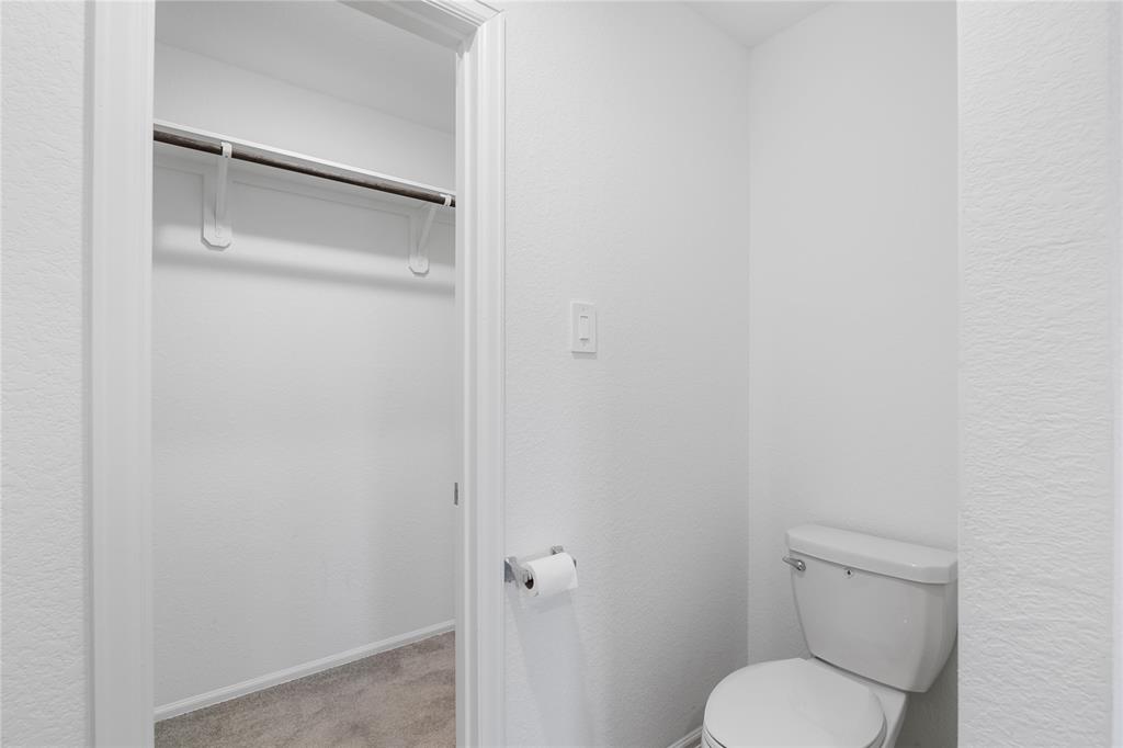 3034 Twisted Myrtle Drive, Conroe, Texas image 32