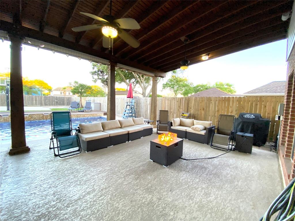2010 Deervalley Street, Deer Park, Texas image 32
