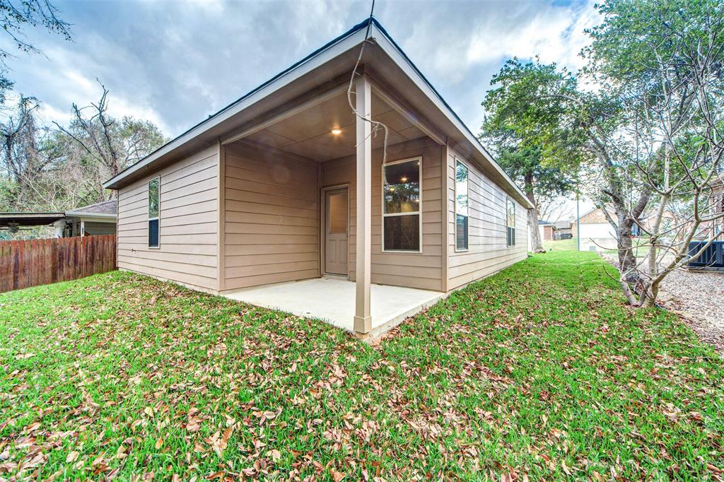 4926 Pleasure Lake Drive, Willis, Texas image 22