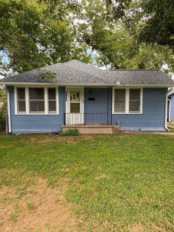 1049 S Madison Street, La Grange, Texas image 3