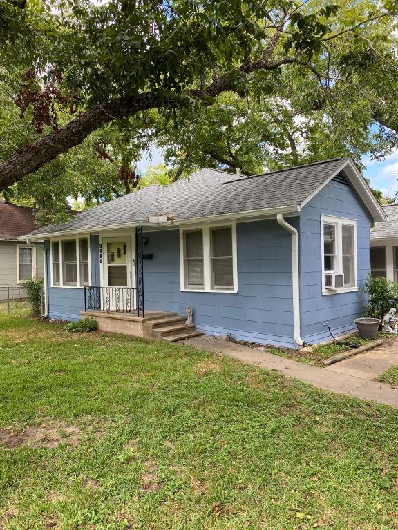 1049 S Madison Street, La Grange, Texas image 7