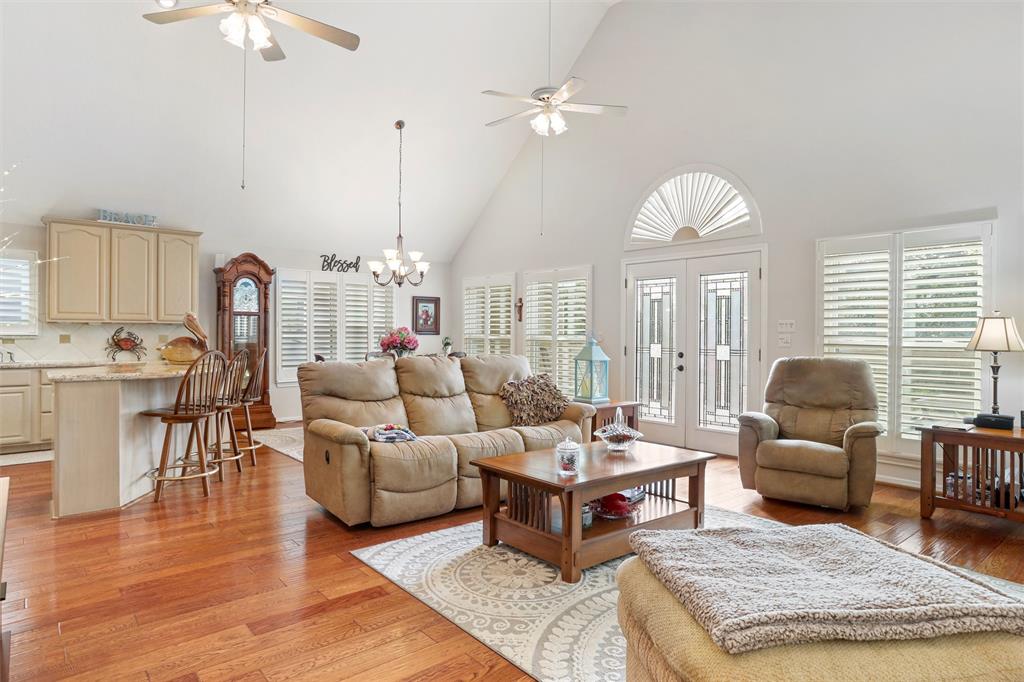 225 Queen Road, Clear Lake Shores, Texas image 10