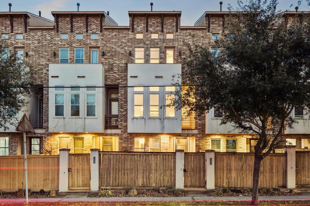 111 E 2nd Street, Houston, Texas image 2