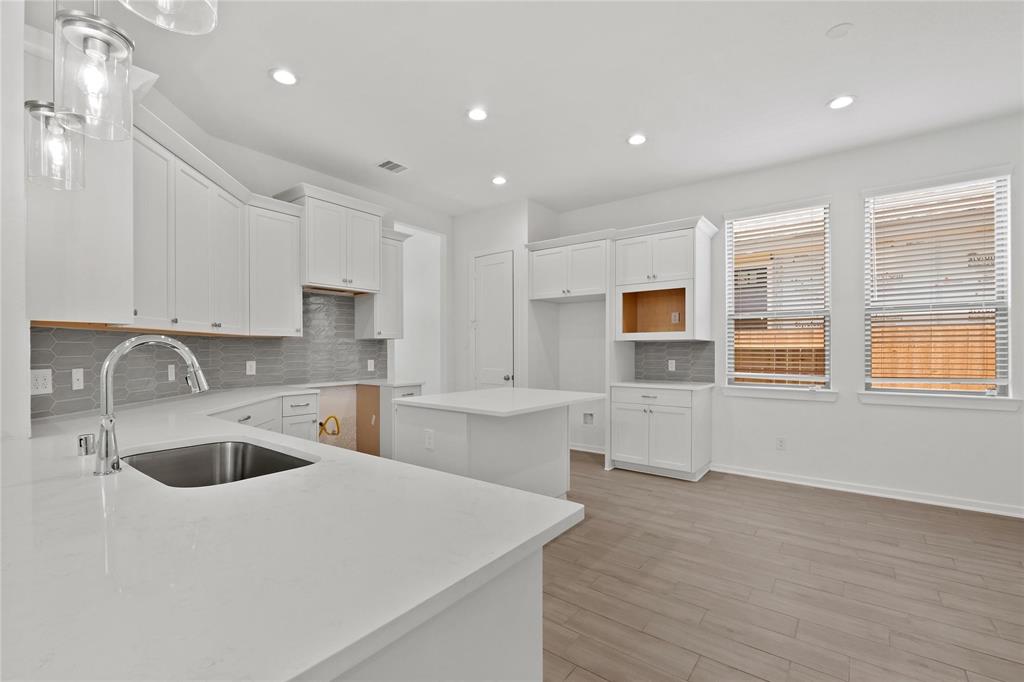 21910 Woodland Hawthorn Lane