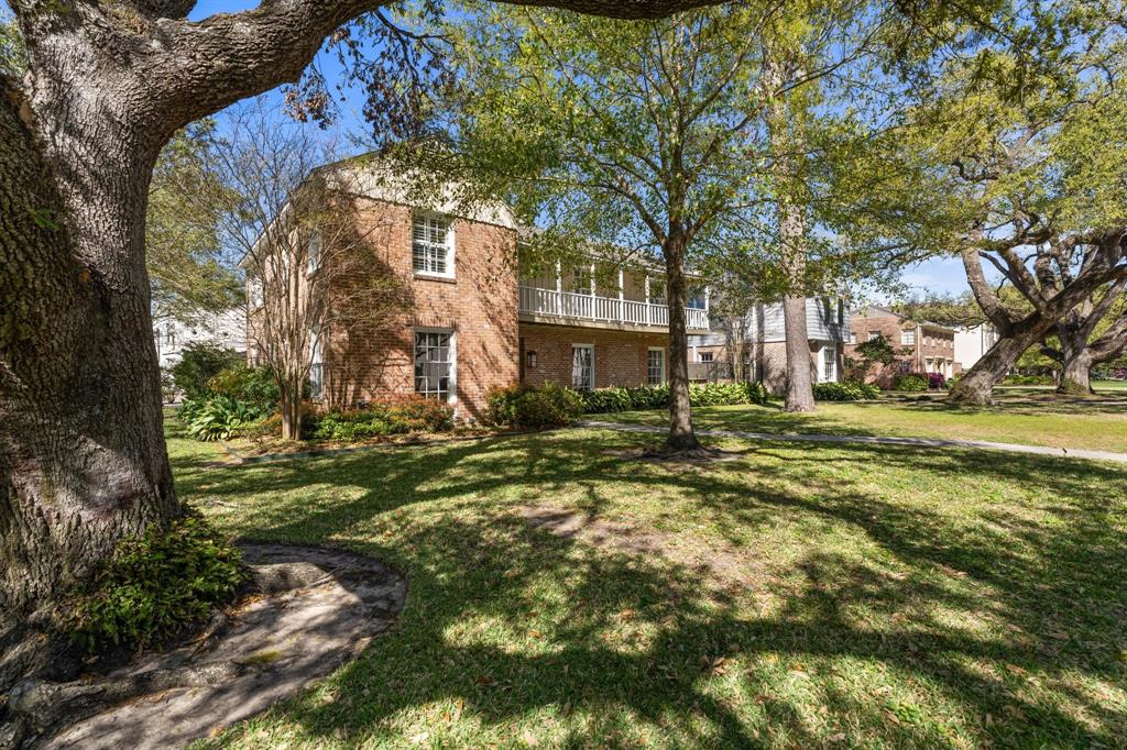 3666 Meadow Lake Lane, Houston, Texas image 1