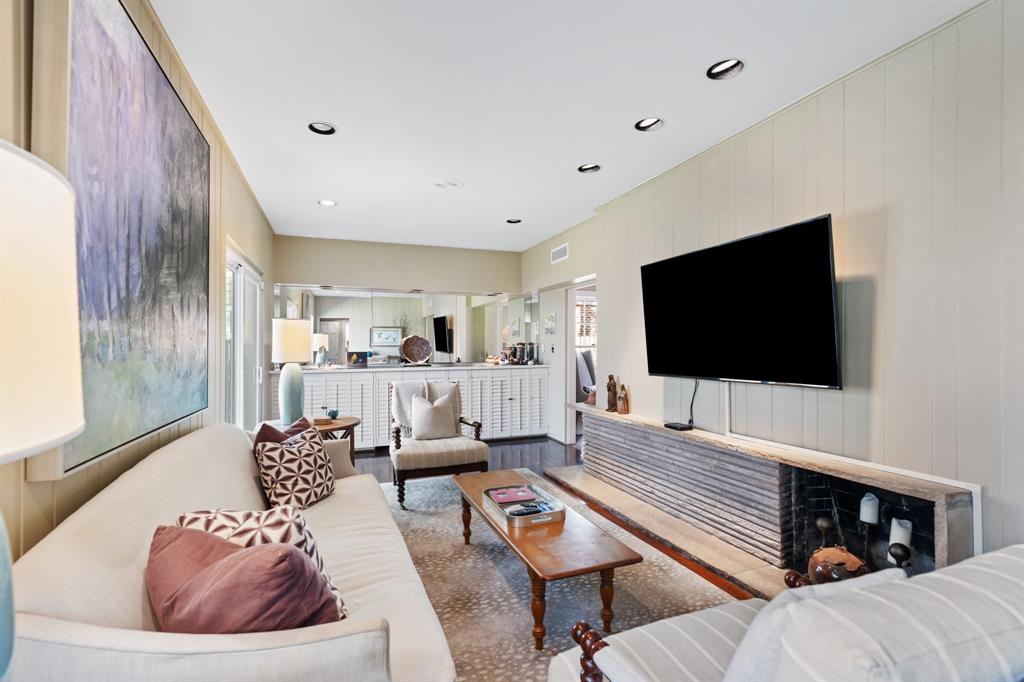 3666 Meadow Lake Lane, Houston, Texas image 10