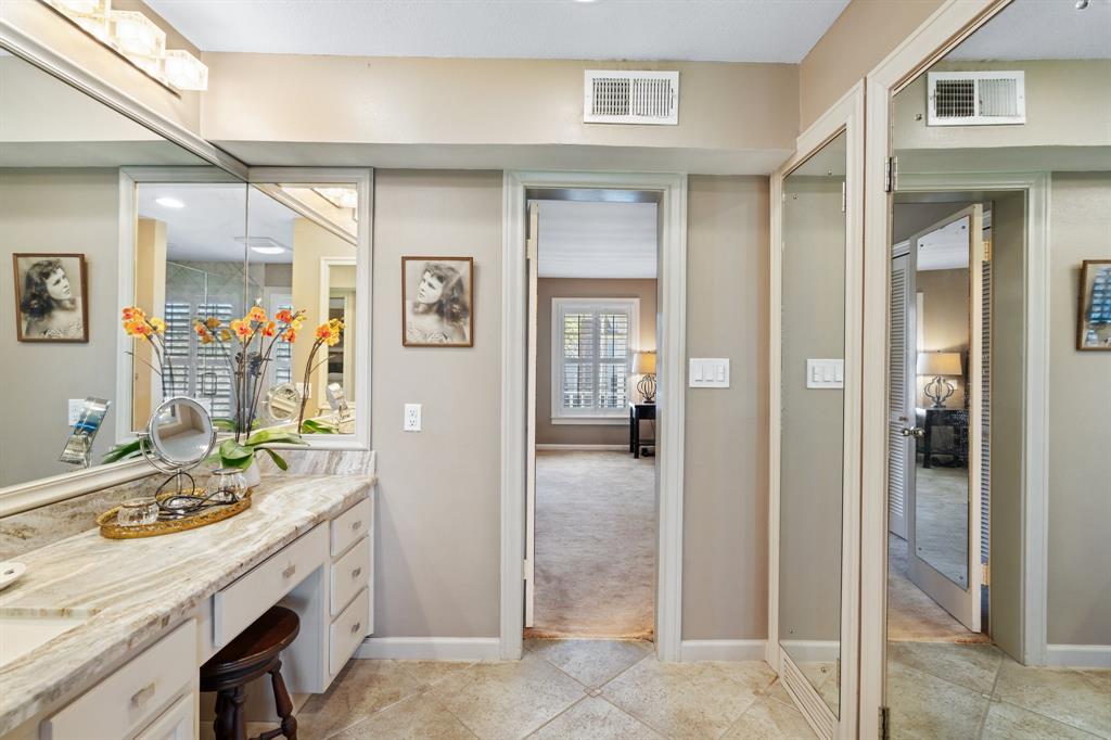 3666 Meadow Lake Lane, Houston, Texas image 24