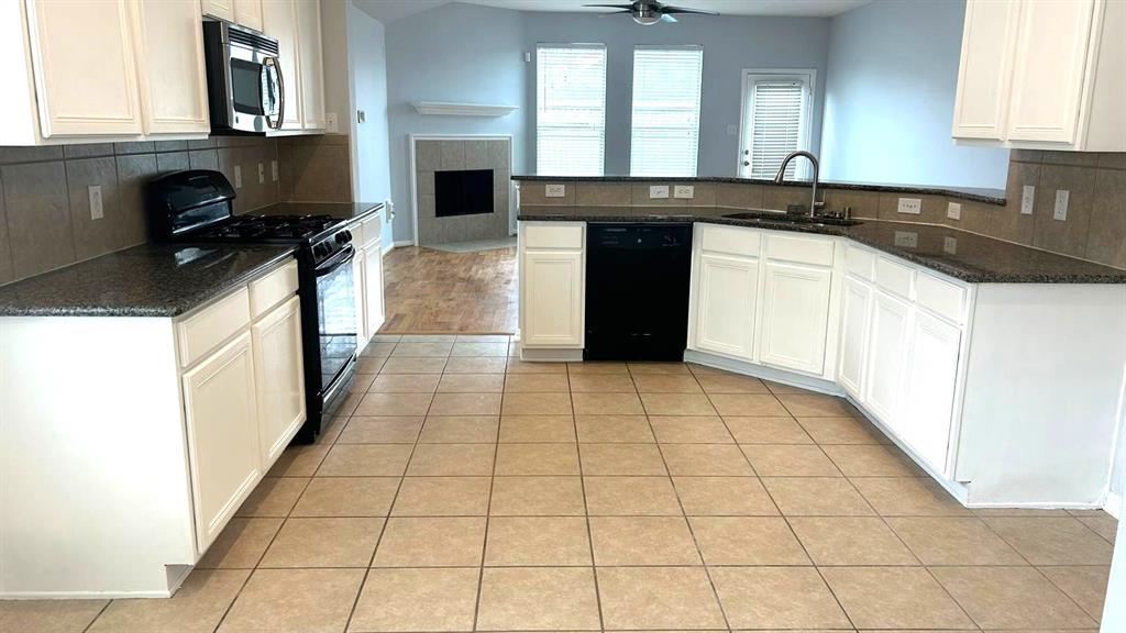 8106 Saragosa Blue Lane, Richmond, Texas image 12