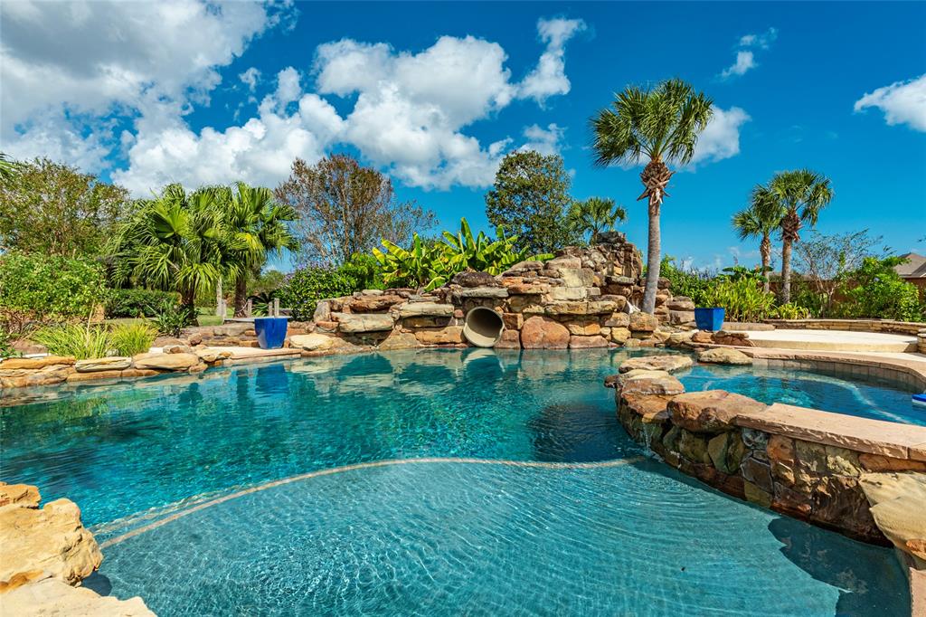 3910 Rockpoint Circle